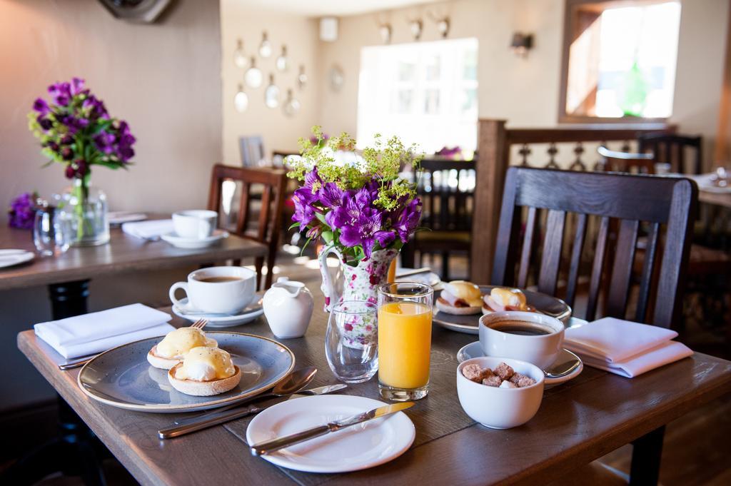 The White Hart, Overton Ngoại thất bức ảnh