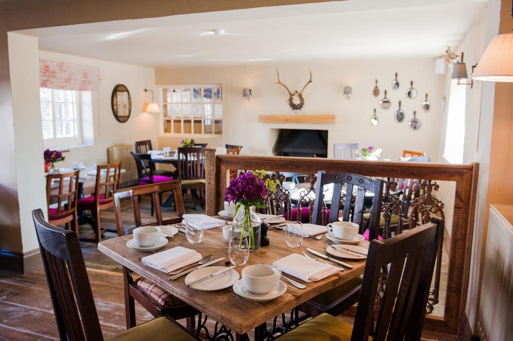 The White Hart, Overton Ngoại thất bức ảnh