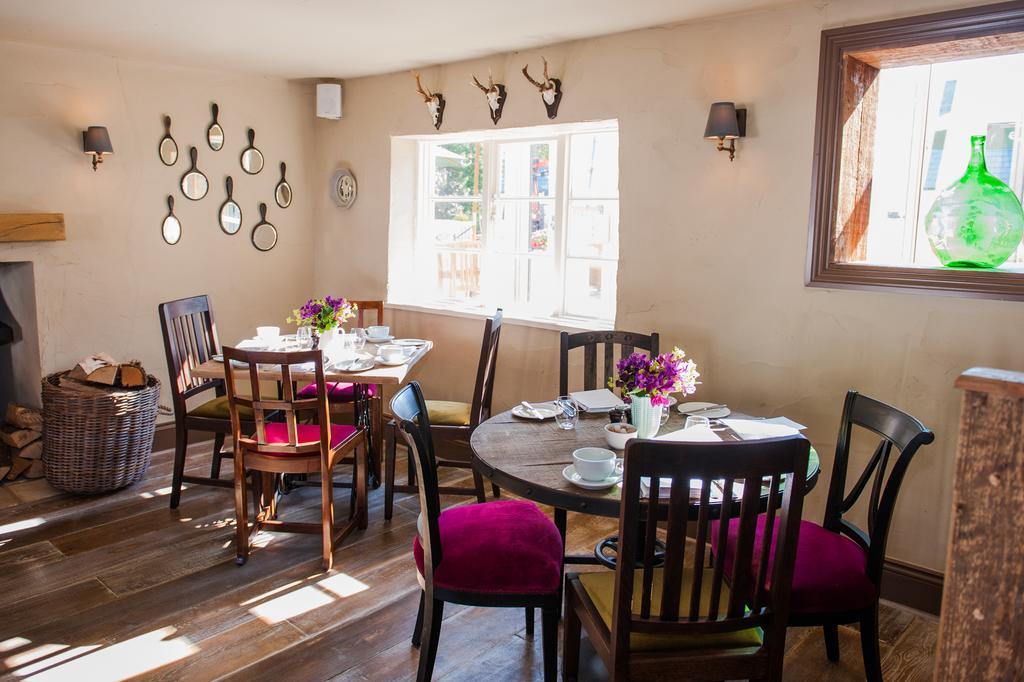 The White Hart, Overton Ngoại thất bức ảnh