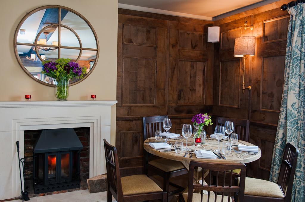 The White Hart, Overton Ngoại thất bức ảnh